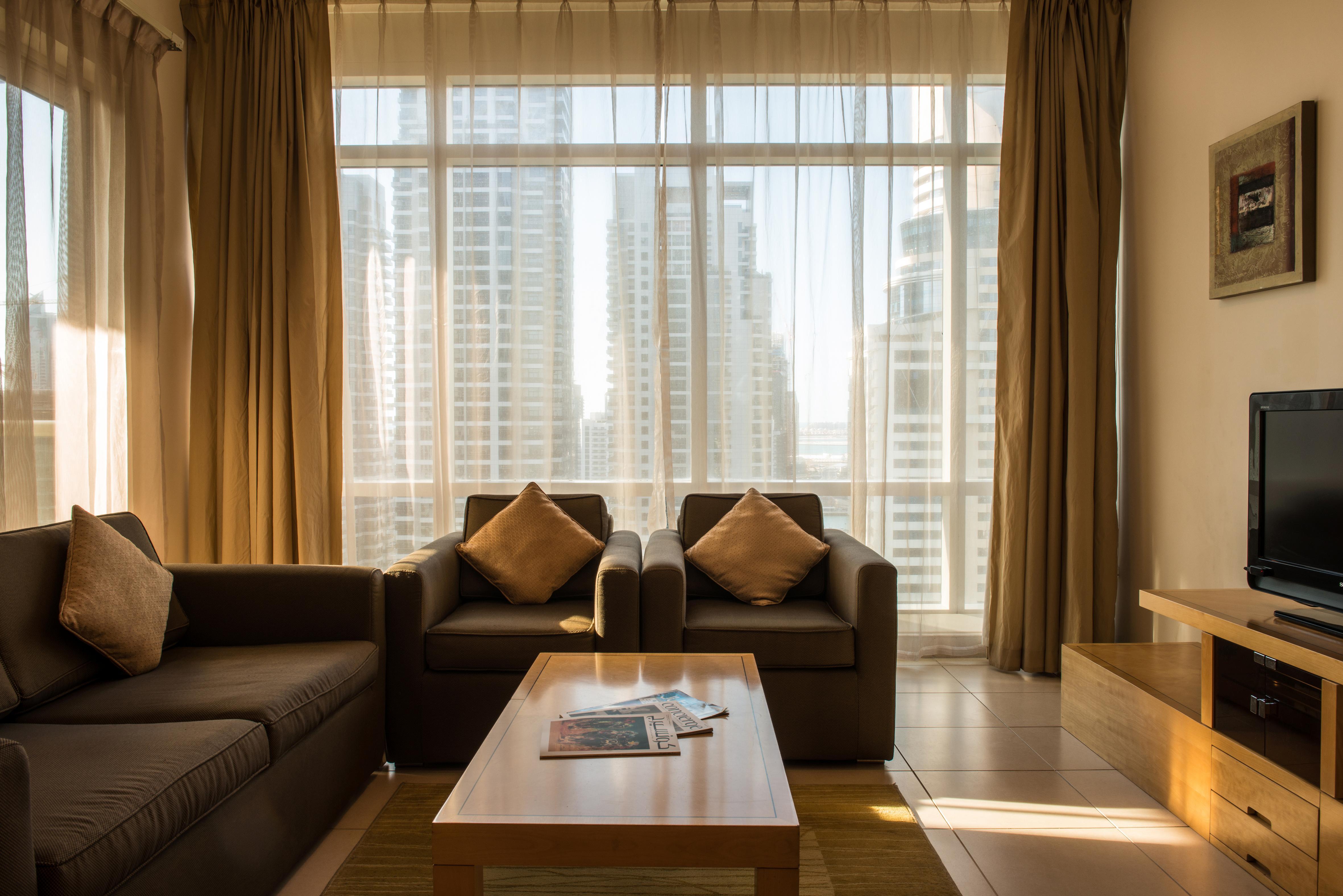 Oaks Liwa Heights Hotel Suites Dubaï Extérieur photo